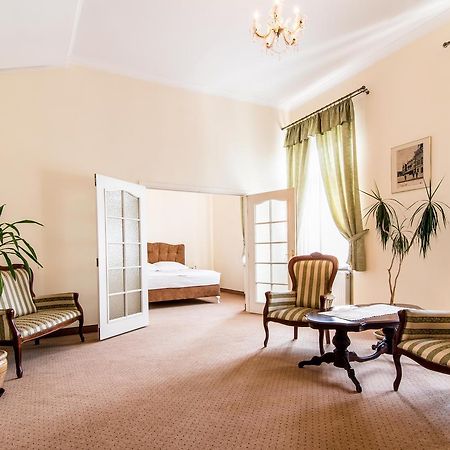 Hotel Piast สวูพสค์ ภายนอก รูปภาพ