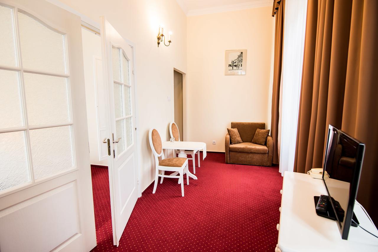 Hotel Piast สวูพสค์ ภายนอก รูปภาพ